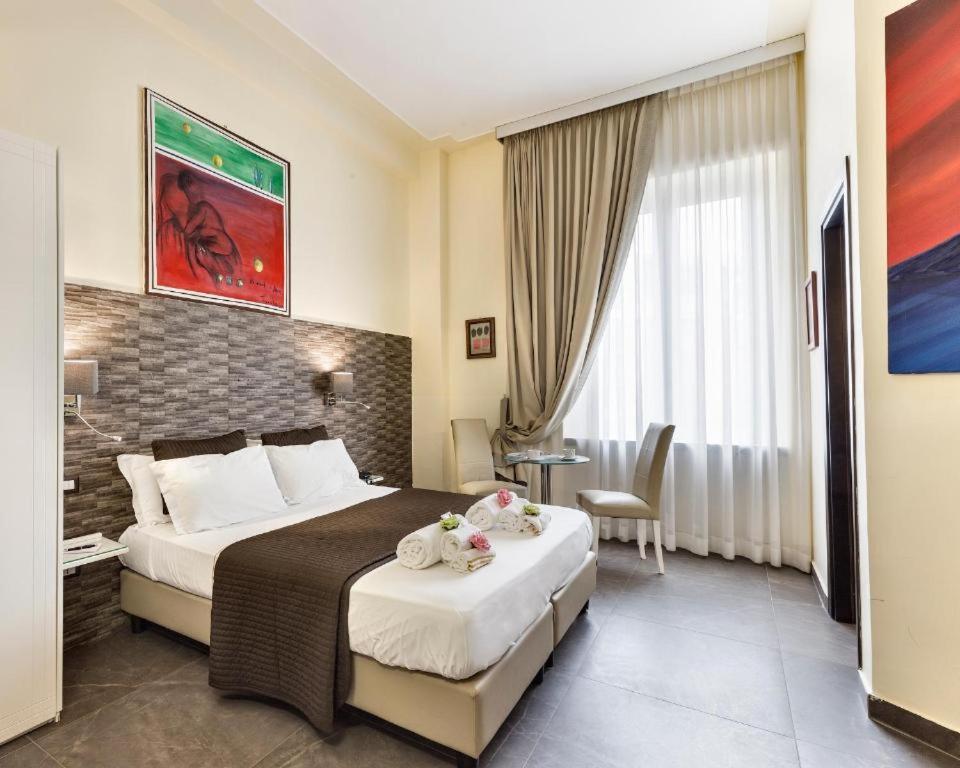 Boutique Hotel Piazza Carita Napels Buitenkant foto