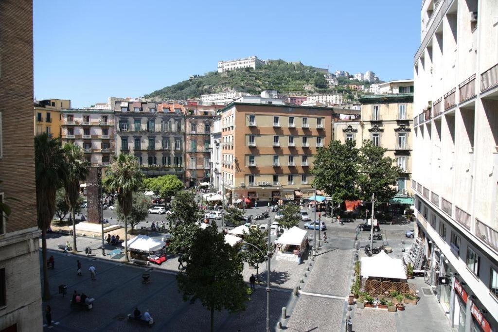 Boutique Hotel Piazza Carita Napels Buitenkant foto
