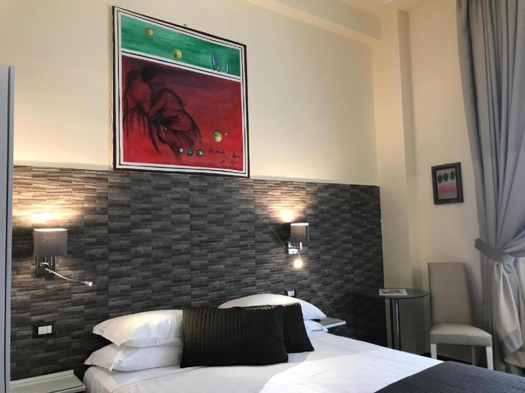 Boutique Hotel Piazza Carita Napels Buitenkant foto
