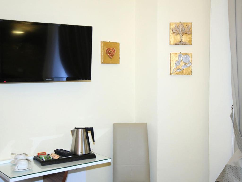 Boutique Hotel Piazza Carita Napels Buitenkant foto