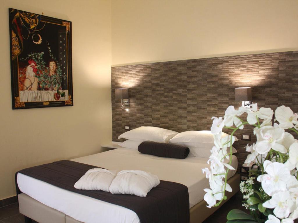 Boutique Hotel Piazza Carita Napels Buitenkant foto
